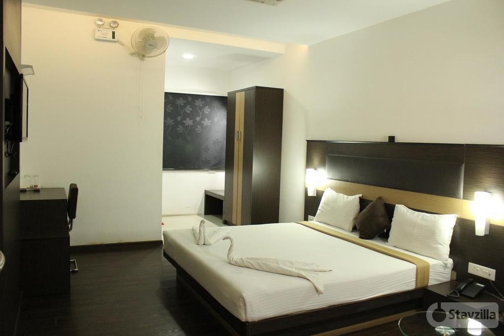 Hotel The Home Тирупур Екстериор снимка