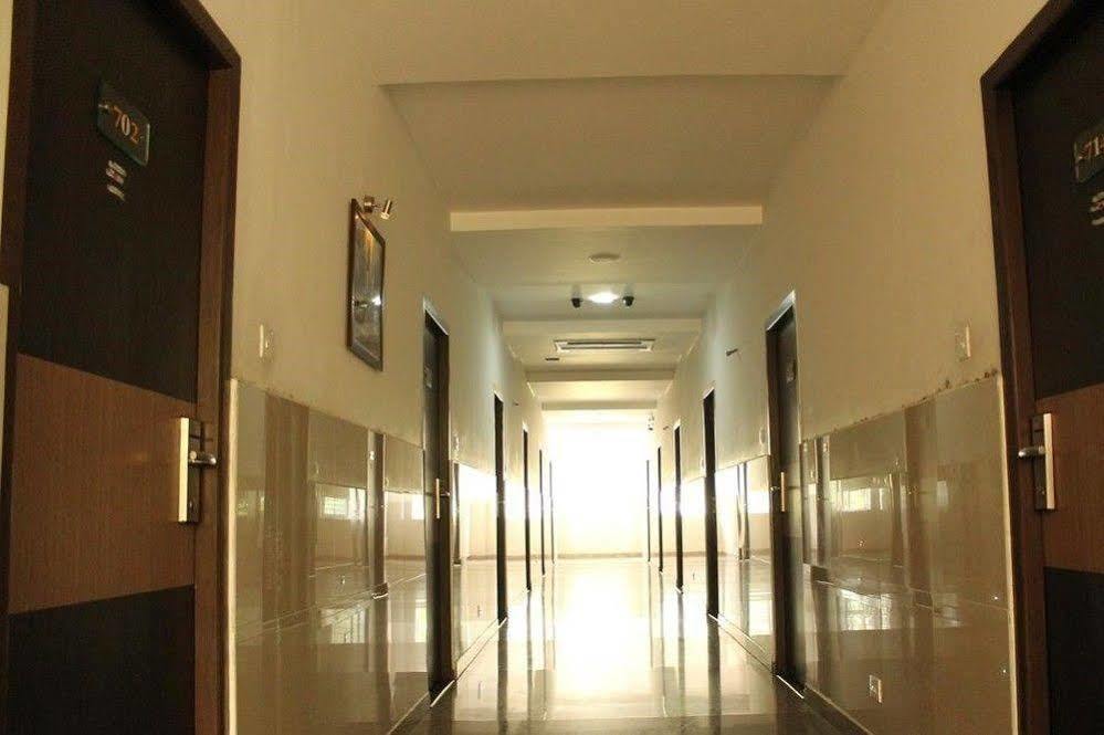 Hotel The Home Тирупур Екстериор снимка